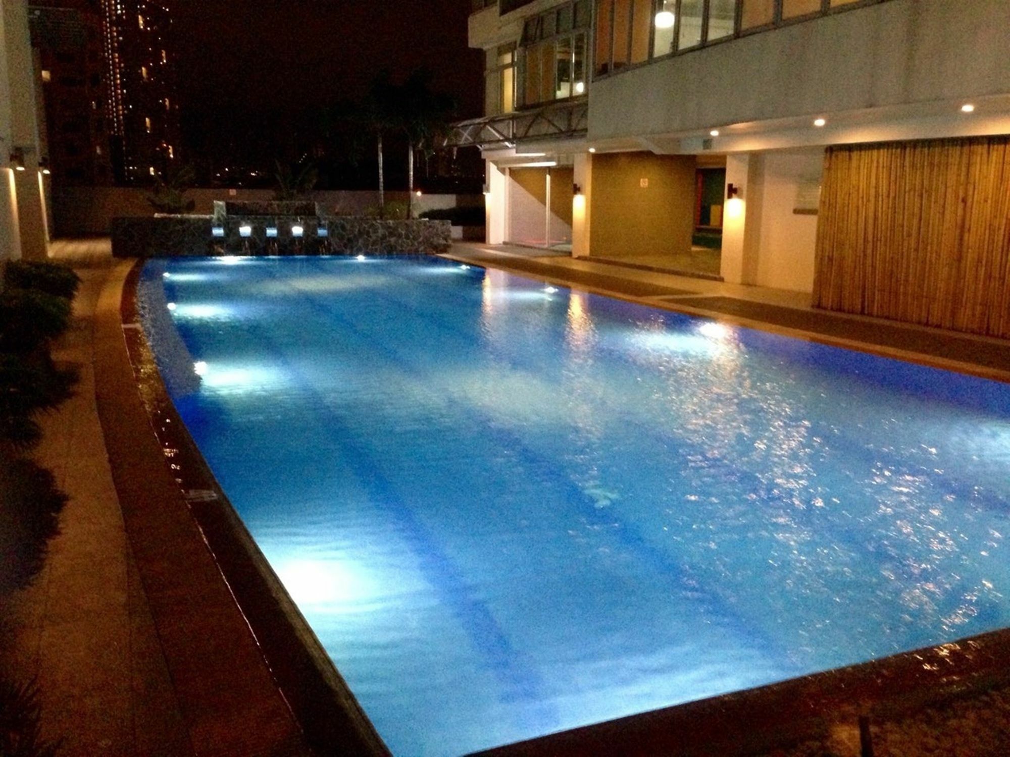 Antel Serenity Suites At Poblacion Makati San Pedro Makati Exterior foto